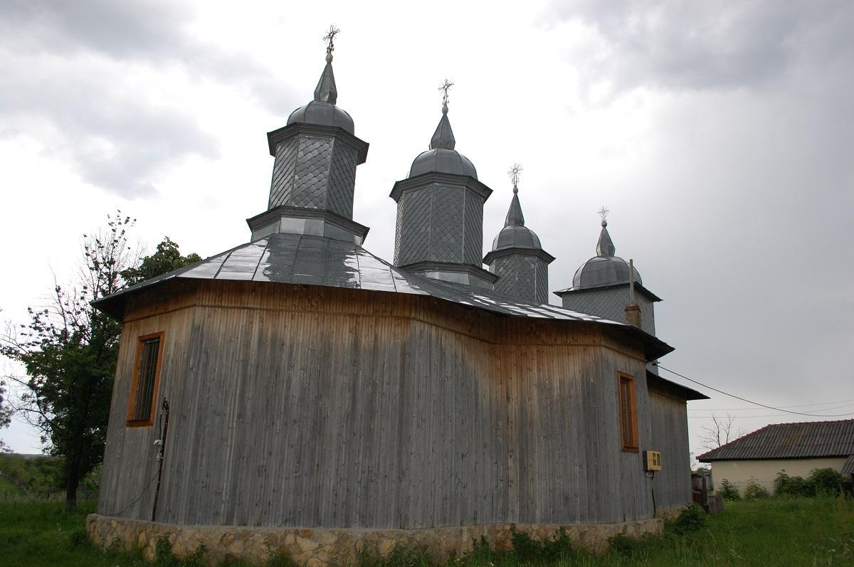 Biserica veche - exterior